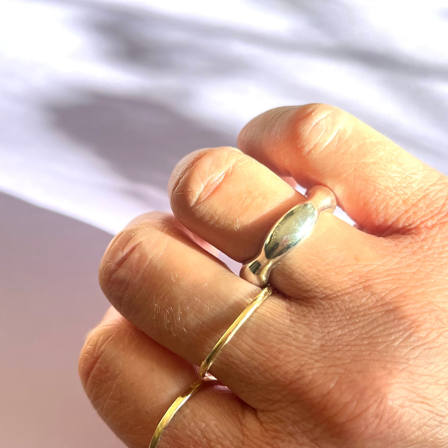 Stacking ring hammered