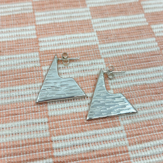 Hammered mountain earrings